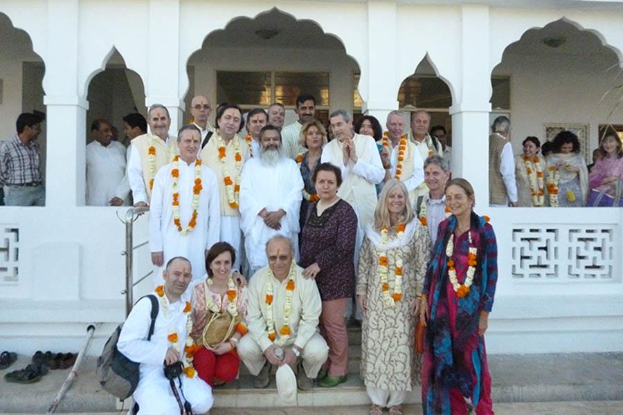 Brahmachari Girish Ji with Raja Dr. Paul Potter, Dr. Harris Kaplan and
guests from Turkey. Feb. 2013